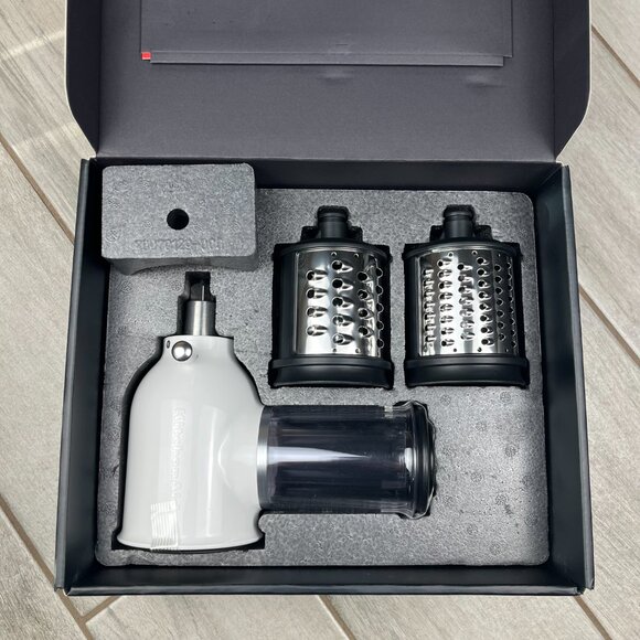 KitchenAid Fresh Prep Shredder Attachment White - NEW - Picture 3 of 9